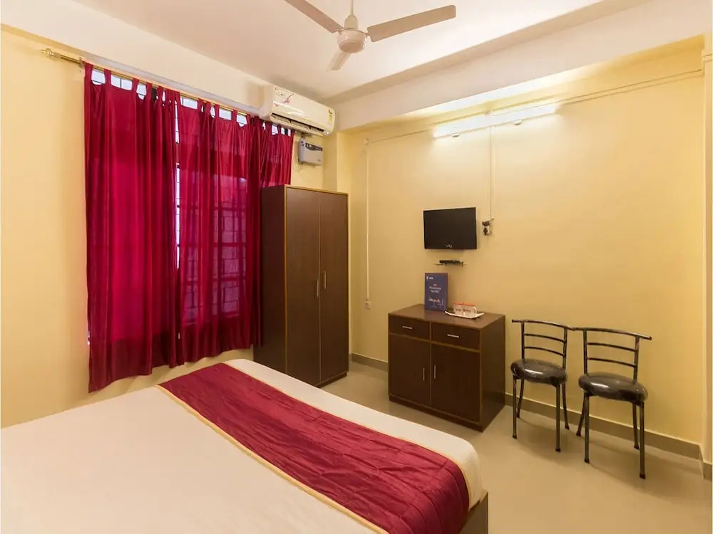 OYO 9671 Hotel Rudraksh Inn