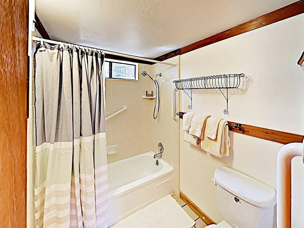 101 Marlette Home 4 Bedrooms 2 Bathrooms Home