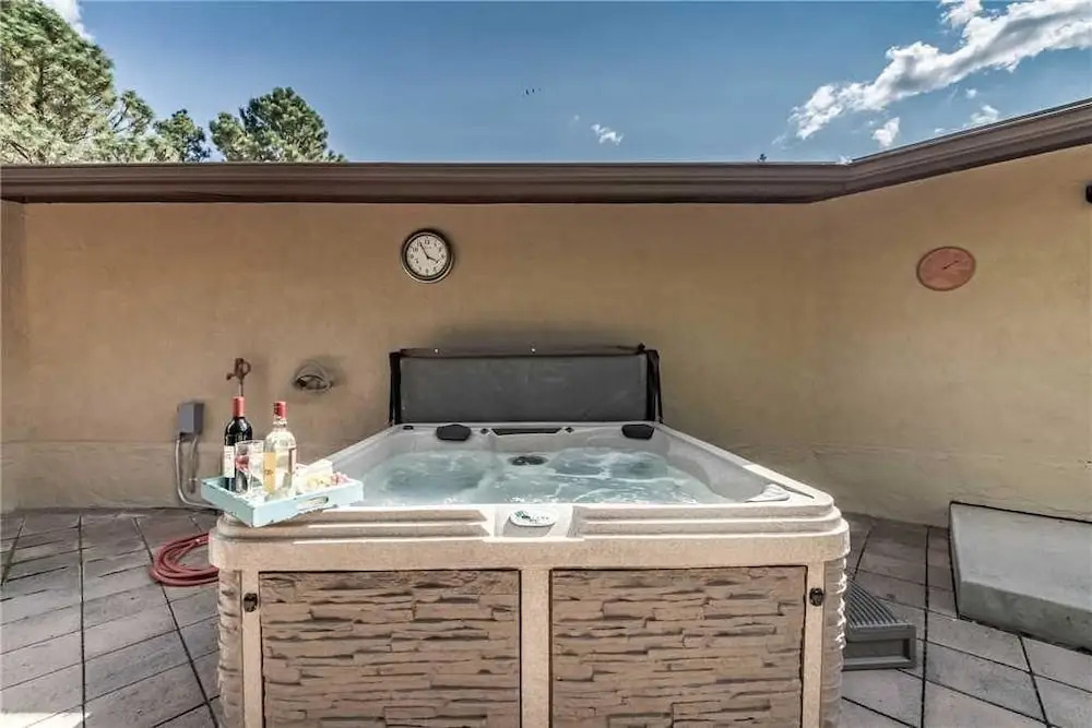 Ruidoso Respite - Six Bedroom Cabin with Hot Tub