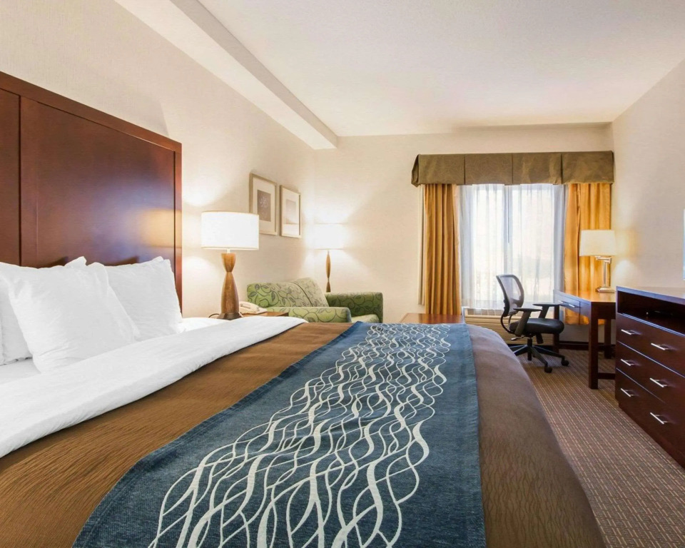 Comfort Inn & Suites-Portland Airport