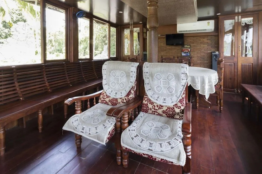 GuestHouser 3 BHK Houseboat 1b08