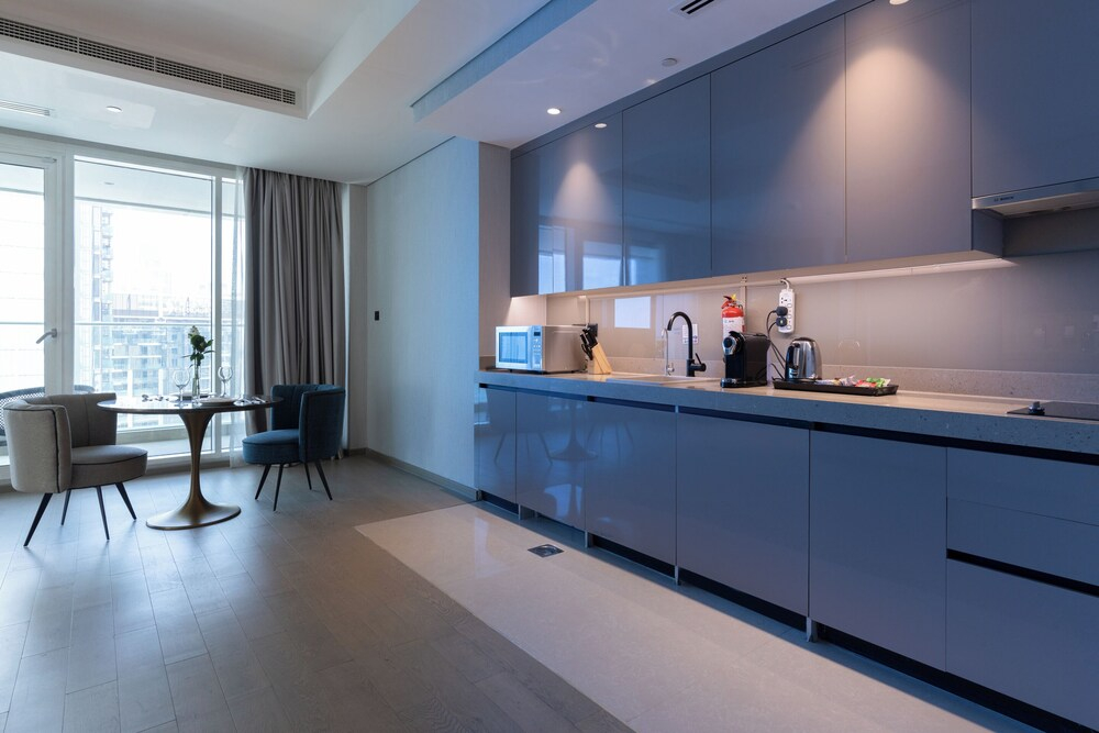 Aura Suites