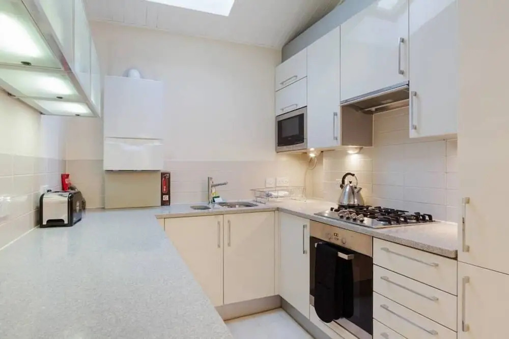 Spacious, Bright 3 Bed in South Kensington