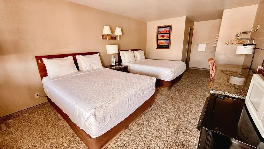 Whispering Sands Motel