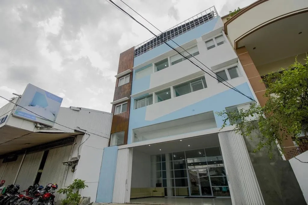 RedDoorz Plus near SoMa Rajawali Palembang