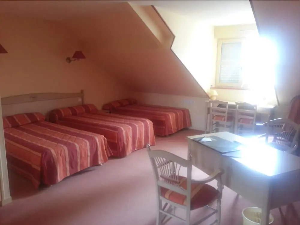 Logis Hotel Le Port Saint Aubin