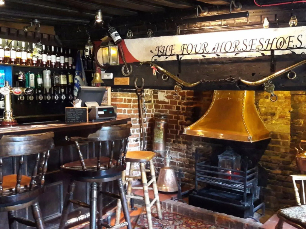 The Four Horseshoes