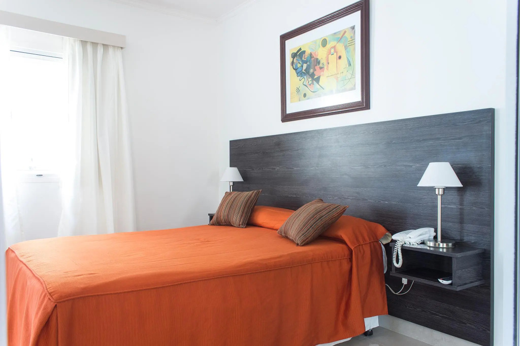 Hotel UTHGRA de las Luces