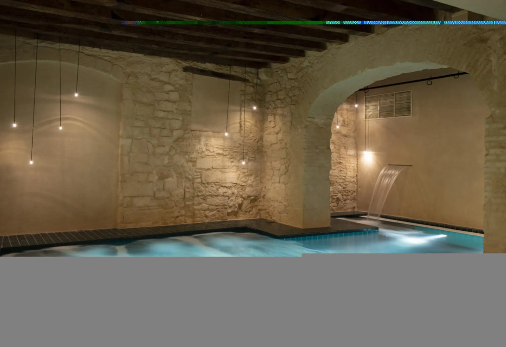 Premium apartment in El Gótico with 3 bedrooms and 3 bathrooms, two of them en suite.
