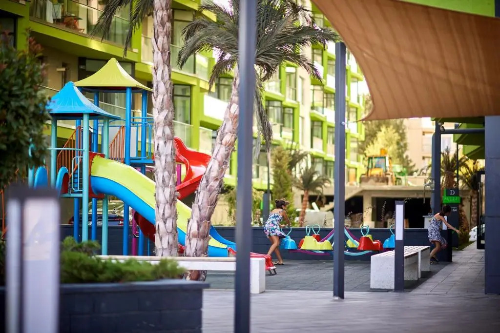 7 Waves Studio-Spa n Pools beach resort