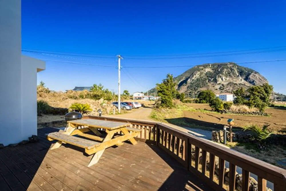 Seogwipo Sanbangsan-ui-achim Pension