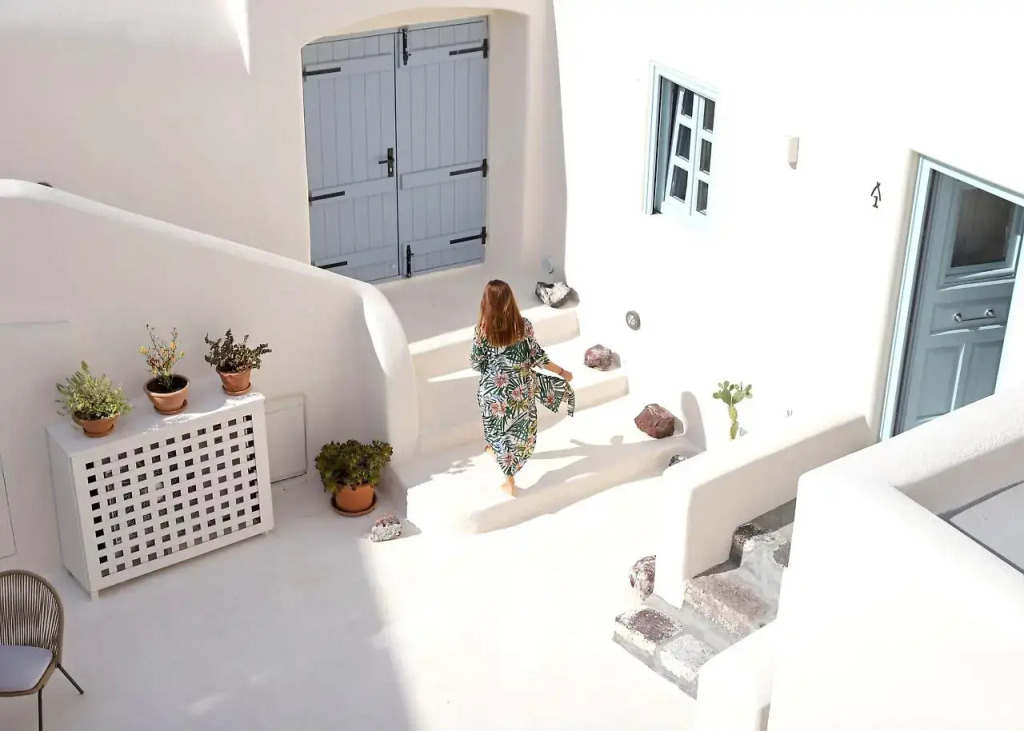 Arxegono Cave Houses Santorini