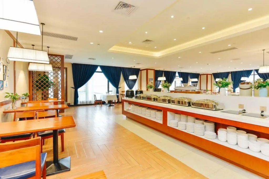 Linjiang International Cruise Hotel Baoyang Road