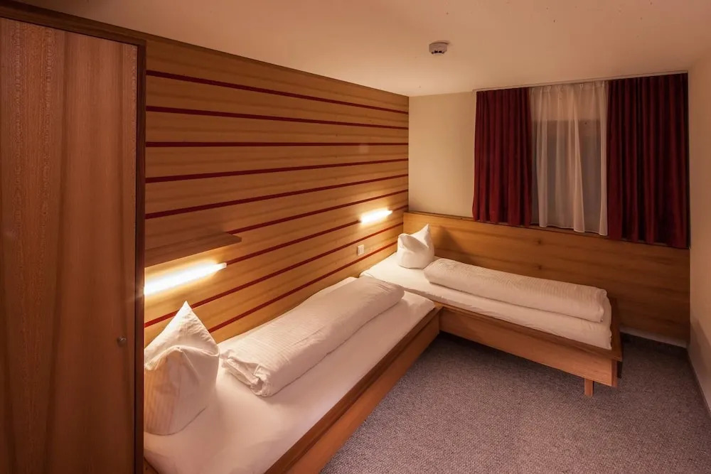 Hotel Kanisfluh