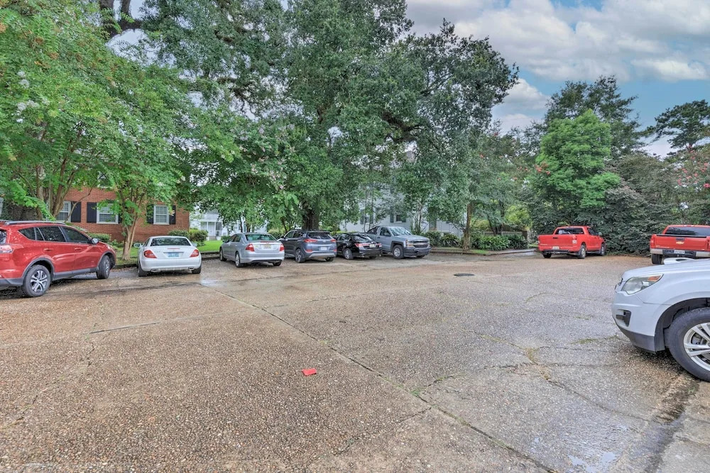 Cozy Mobile Condo w/ Community Outdoor Pool!