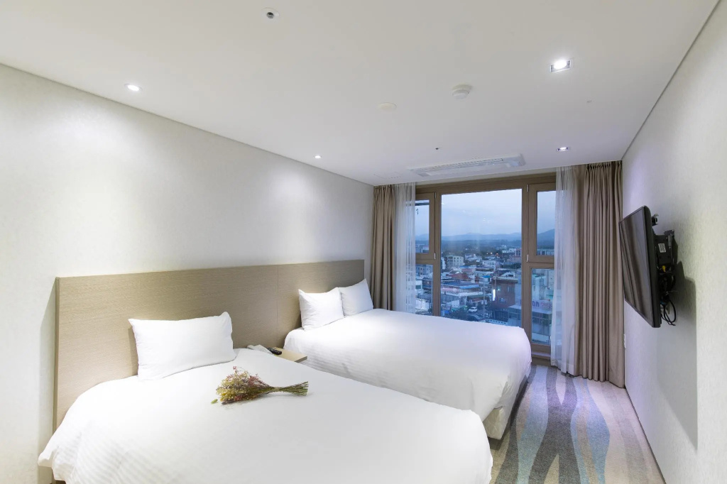 Ebenezer Hotel