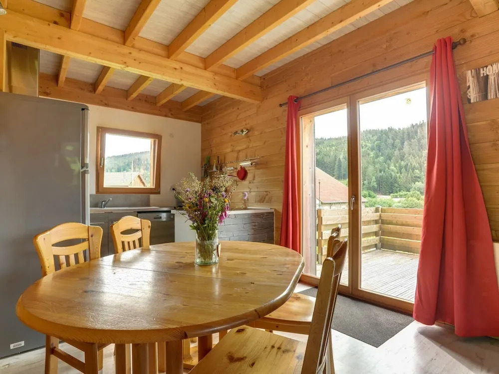 Brand-new Wooden Chalet Offering Vast Views, 800m From Gérardmer and Close to the Pistes