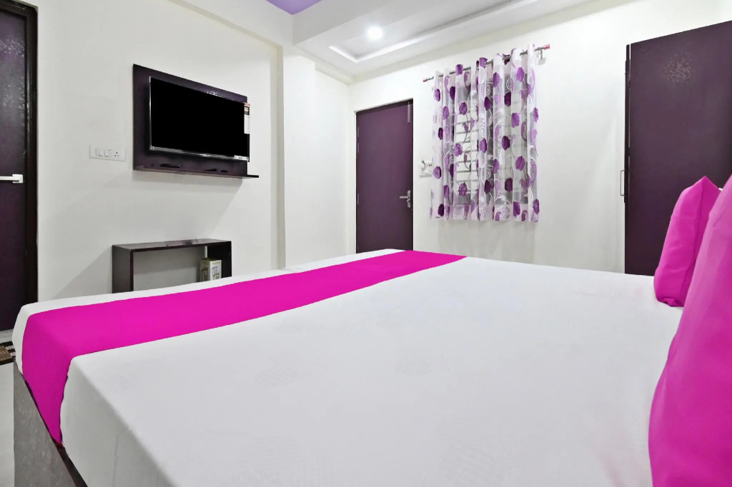 Hotel Raj Inn by OYO Rooms