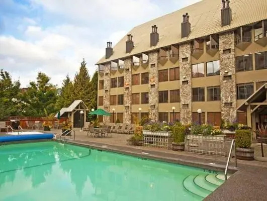 Mountain Side Hotel Whistler by Executive