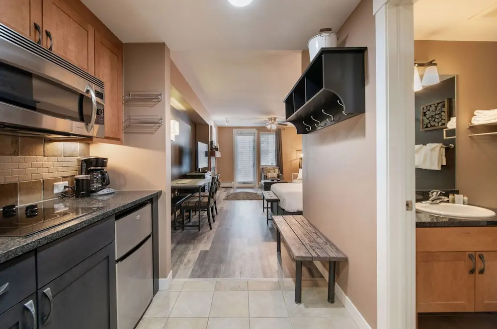 Premium Unit 4371- Fraser Crossing/founders Pointe Condo