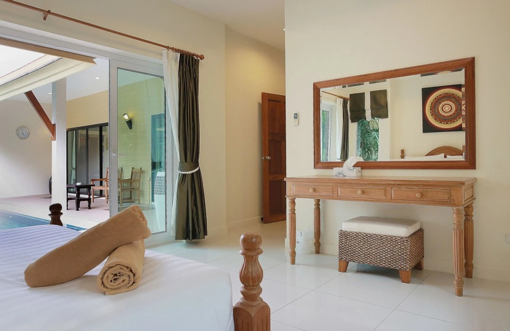 Sunday JA Plus Hotel
