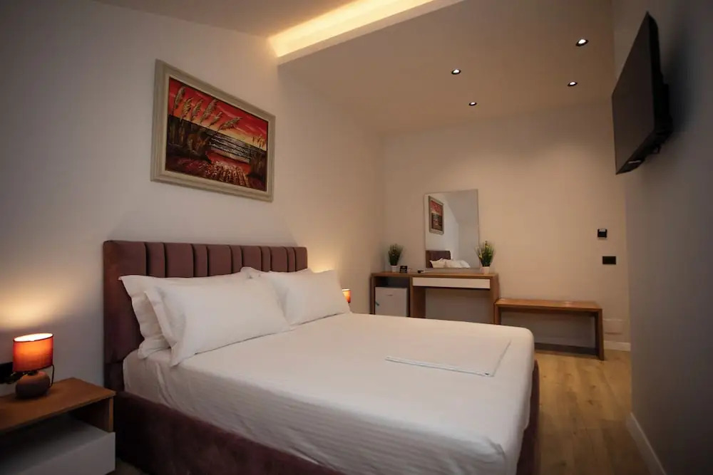 Villa Klaus Center Hotel