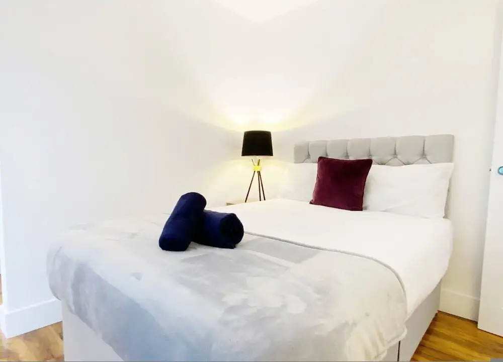 Stylish Bedford Town Centre Apartment 5 Sleeps 6 Fast Wi-fi