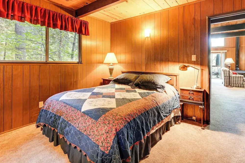 Beach Access, Furnished Deck & Grill: Arnold Cabin