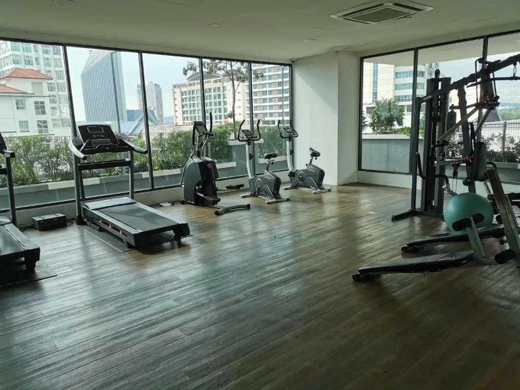 Vista Alam Studio Units - Pool, food court