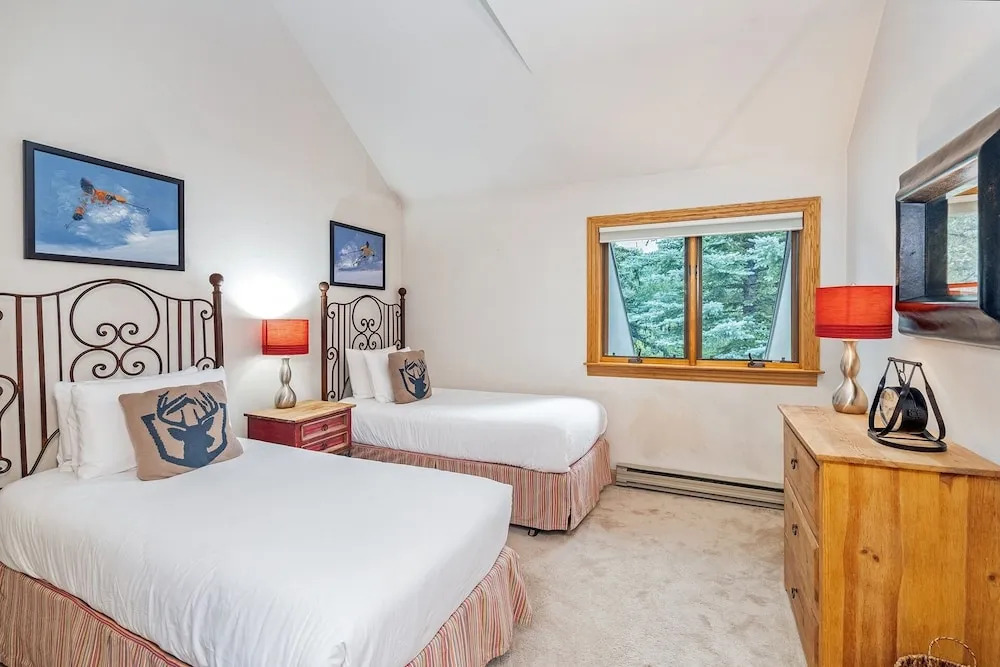 Cimarron Lodge 33 2 Bedroom Condo by RedAwning