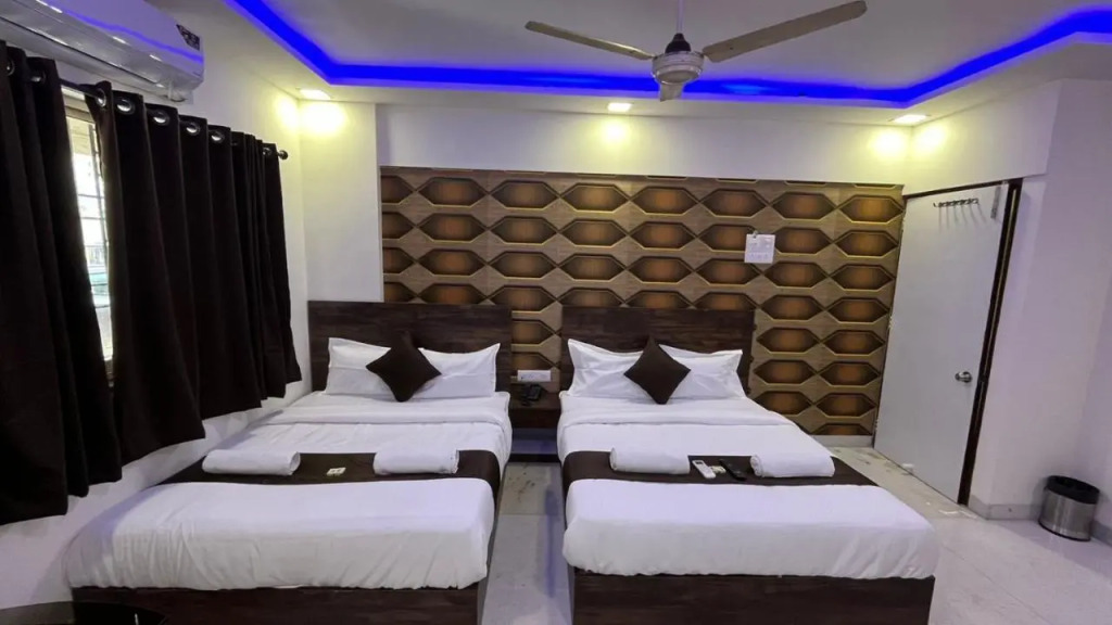 Hotel Plaza Rooms - Prabhadevi Dadar