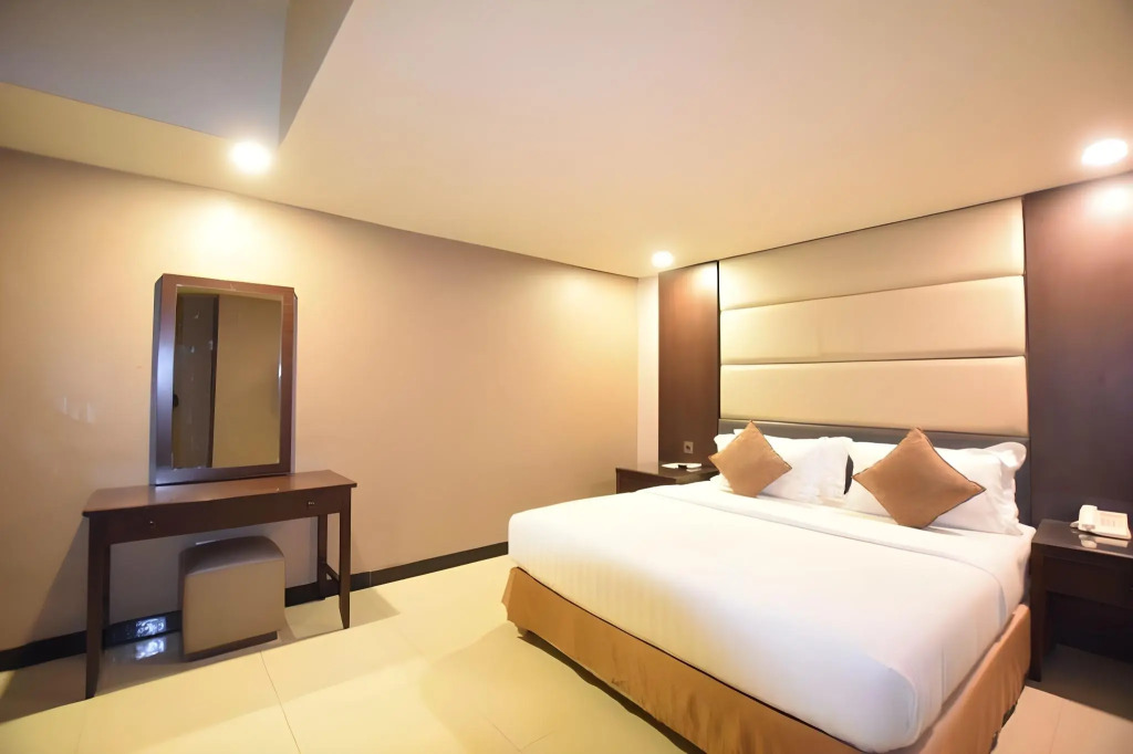 Grand Paragon Hotel