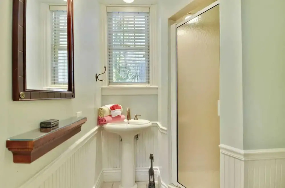 Easy Livin' by Avantstay Key West Home w/ Pool & BBQ Month Long Stays Only