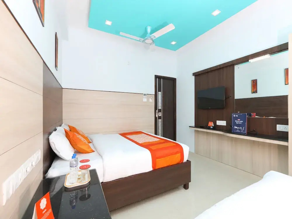 OYO 15857 Saibala Budget Hotel