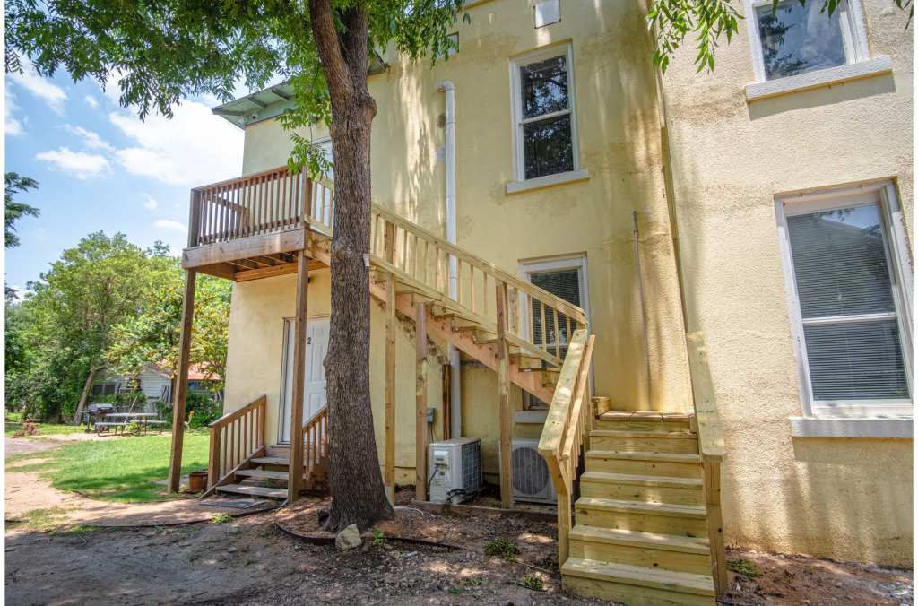 Experience History and Style Near DT and Riverwalk