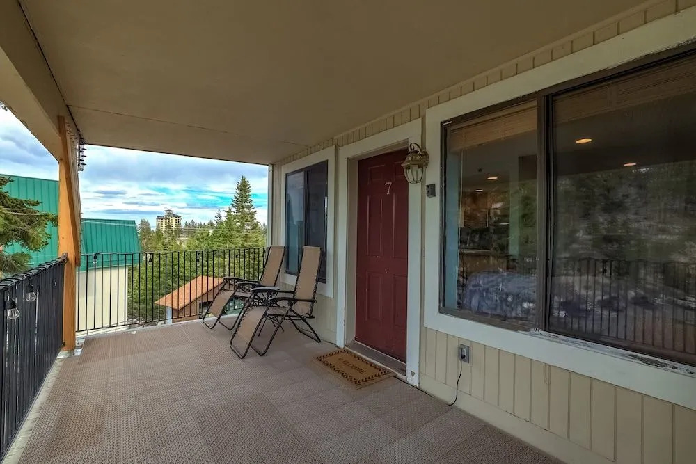 Enjoy Tahoe Lakeview Bliss Pet Friendly!