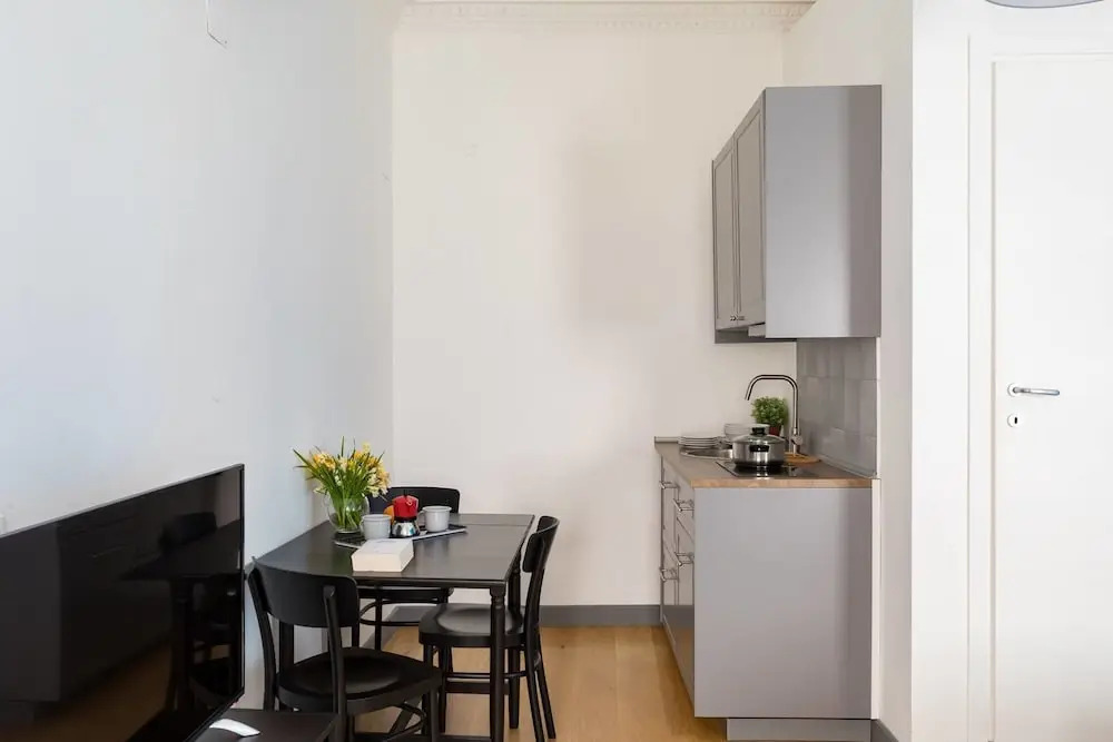Pietra Square Residence