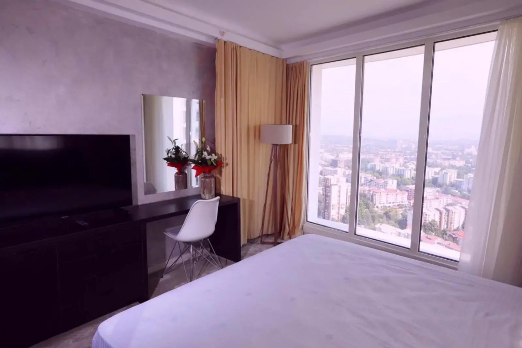 33rd floor luxury apartment spa & fitness