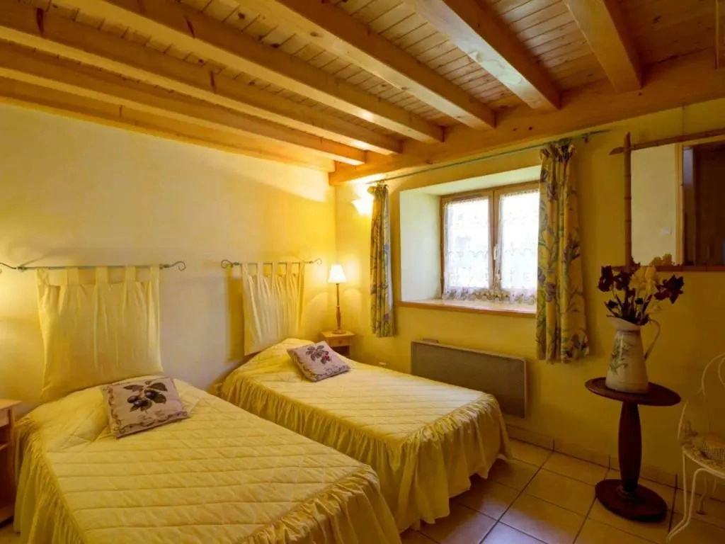Gîte Marols, 4 pièces, 6 personnes - FR-1-496-1