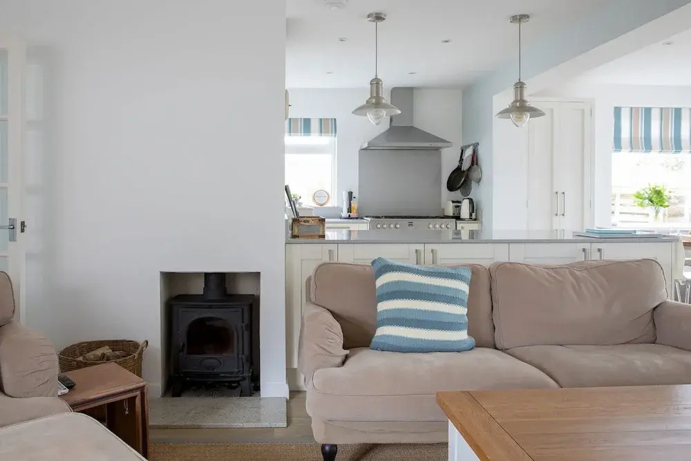 Family Seaside Retreat - 5 minutes to Beach