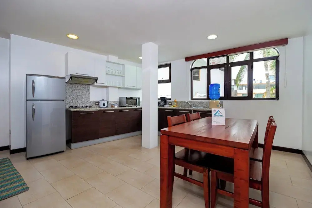 Galapagos Apartments - Bay View House