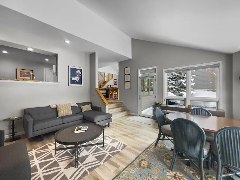 Legends 10 4br 4ba 4 Bedroom Townhouse by RedAwning