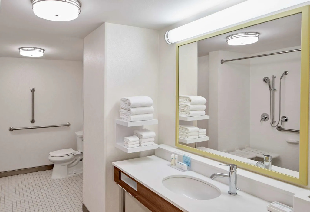 Hampton Inn & Suites Atlanta Airport West Camp Creek Pkwy