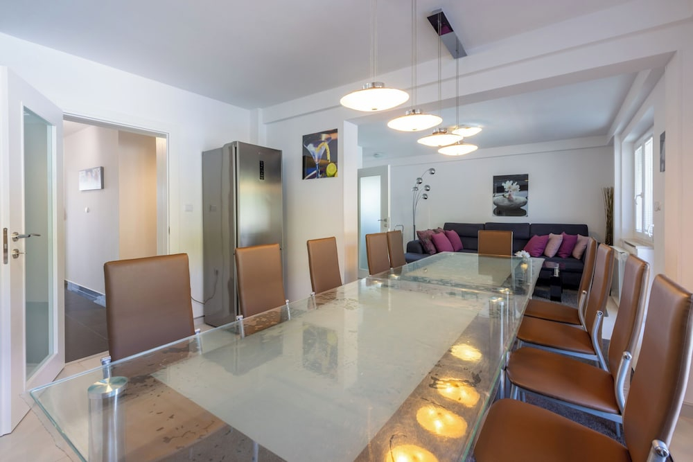 House Moderna 2
