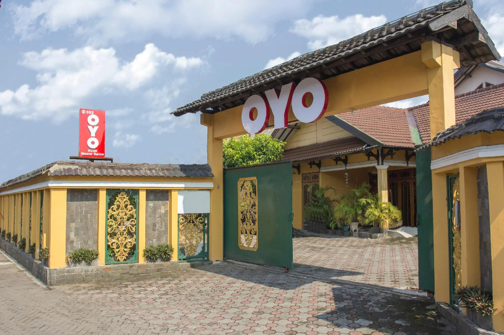OYO 392 Hotel Mawar Saron