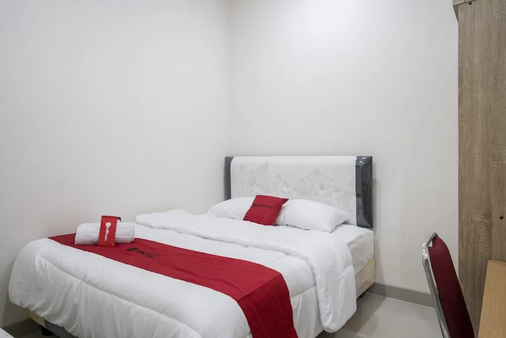 Nite & Day Jakarta Bandengan by RedDoorz