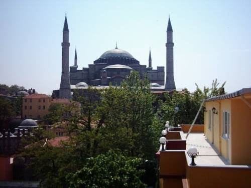 Istanbul Violet Apart