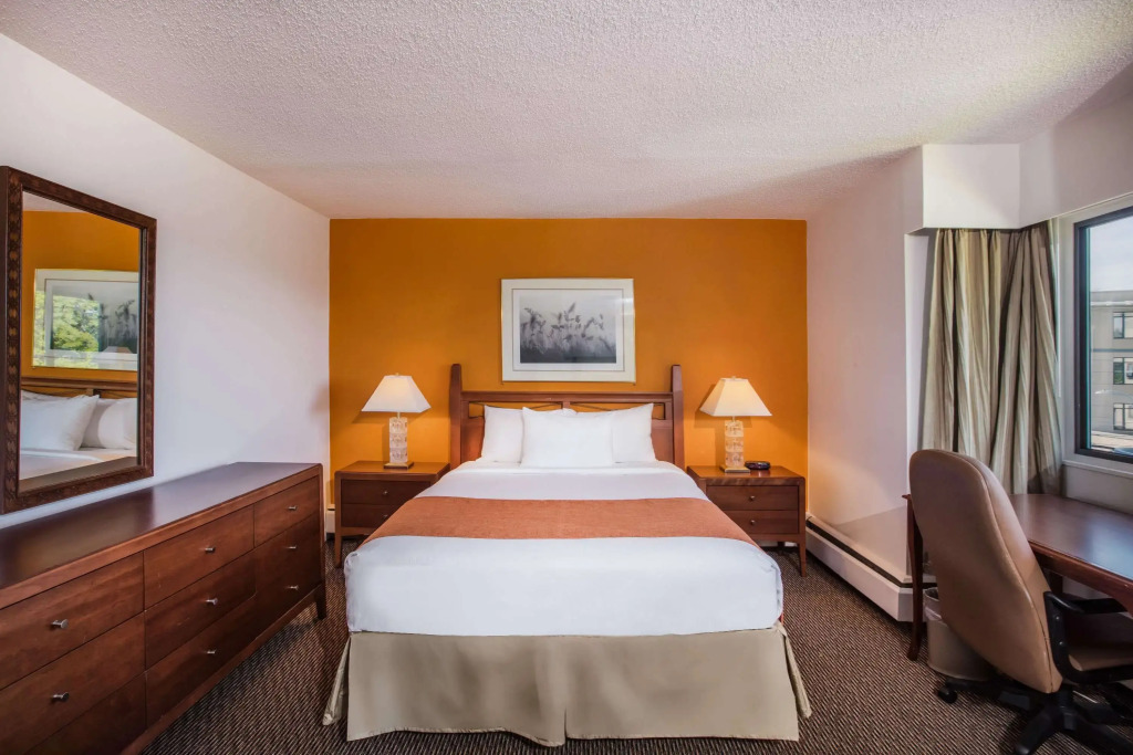 Howard Johnson Hotel - Victoria