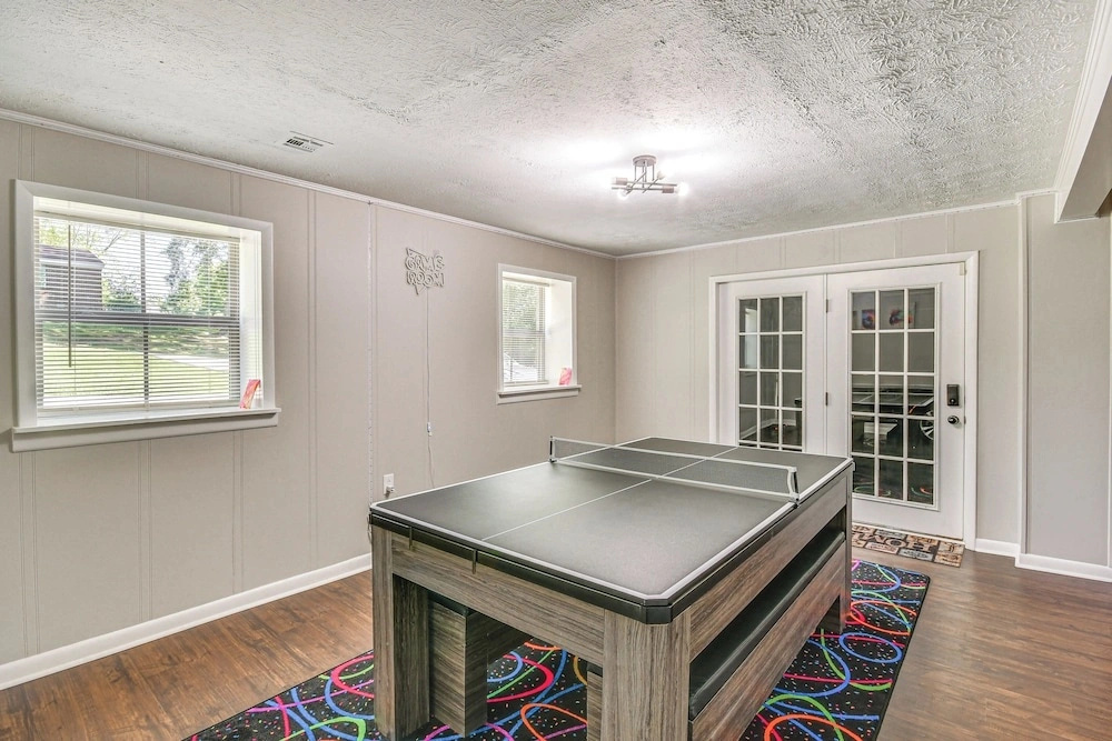 Family-friendly Tuskegee Home: 3 Mi to University