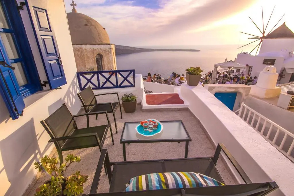 Evilio Houses Oia Santorini